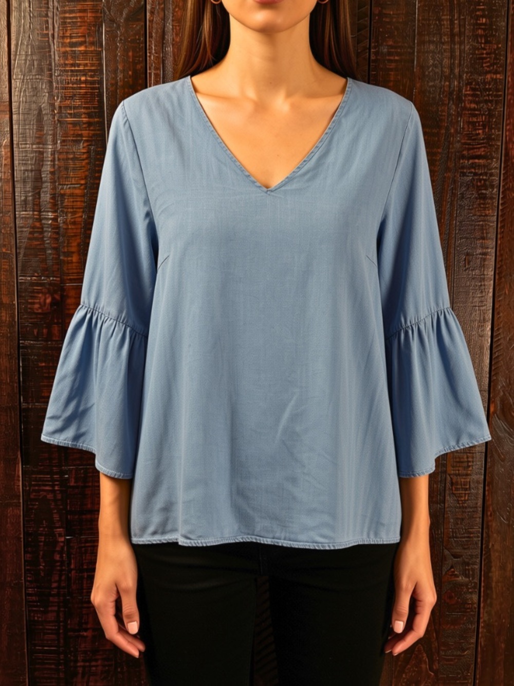 Appraisal Soft Chambray Blue V-Neck Bell Sleeve Top Small